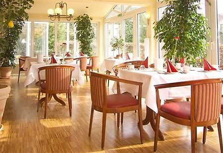 Biohotel Am Lunik Park Hohen Neuendorf Restoran foto